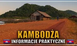 Krajobraz Kambodży z wiejską drogą, chatami i wzgórzami. Wysoka kambodża temperatura sprzyja takim widokom.